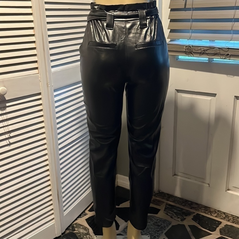 Express- Super High Waisted Faux Leather Ankle Pants size- 0/R - Picture 4 of 13